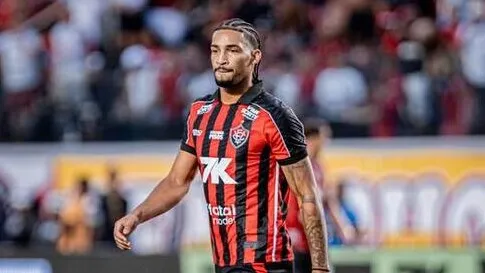Fabri em ação pelo Vitória