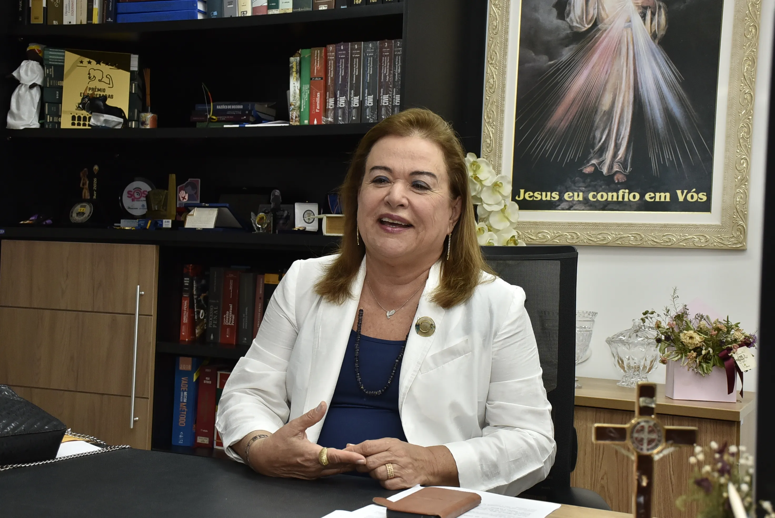 MASSA 
Etapas do cuidado feminino. Tribunal de Justiça do Estado da Bahia (TJBA). Na foto Desembargadora Nagila Brito no seu gabinete no TJBA. 
repórter Bruno Dias.
Foto José Simões/Ag A TARDE. 
Data:30/09/26.