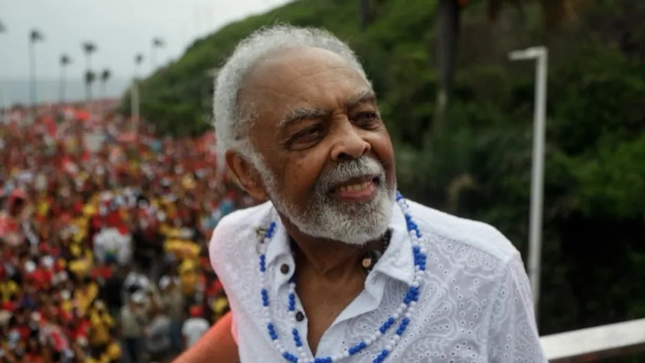 Gil esteve na festa pela democracia neste domingo (18)