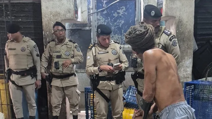Imagem ilustrativa da imagem Idoso é resgatado sob cárcere de dono de ferro velho em Salvador