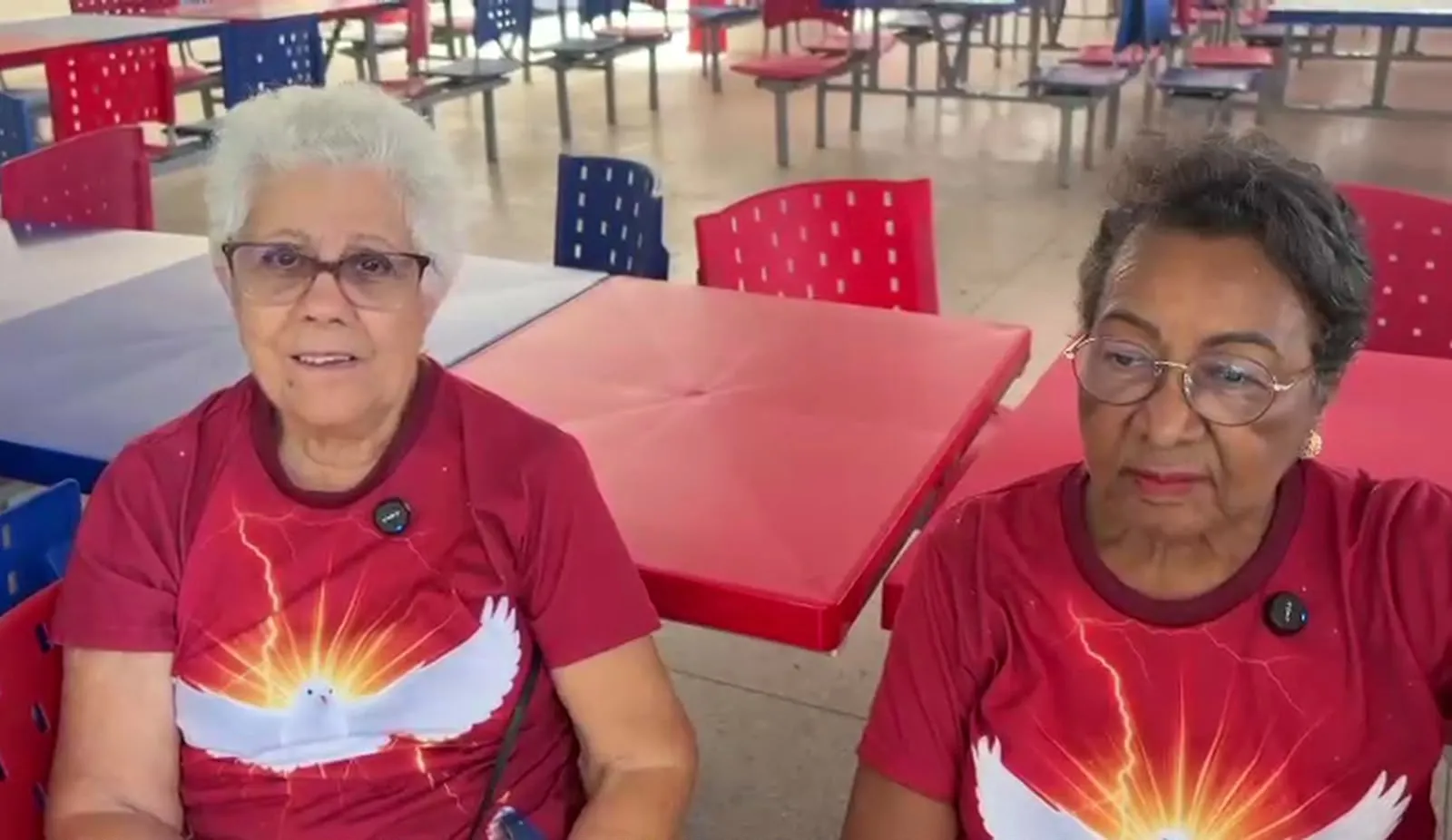 Na esquerda, Gisleine Lopes, 80 anos e na direita, Ademilde Fonseca, 78 anos