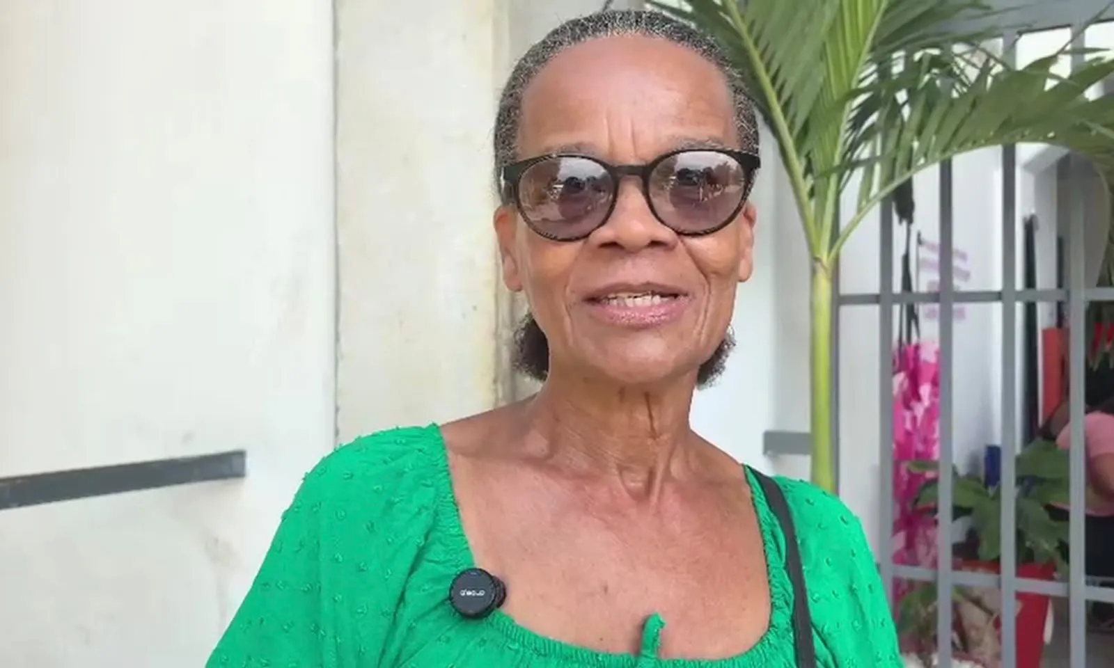 Edite, 70 anos, comentando importância do voto