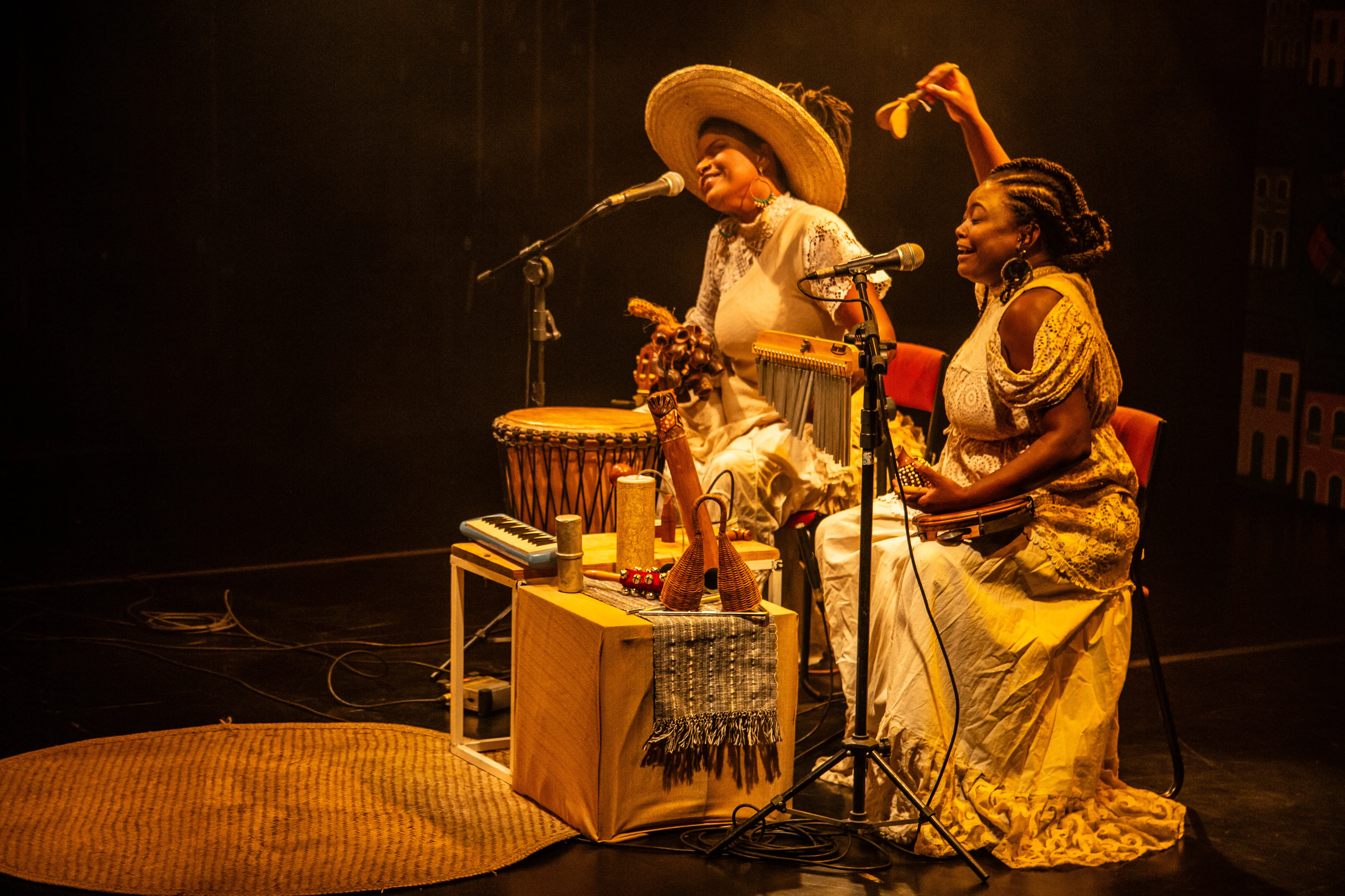 Peça mistura performance, poesia e música