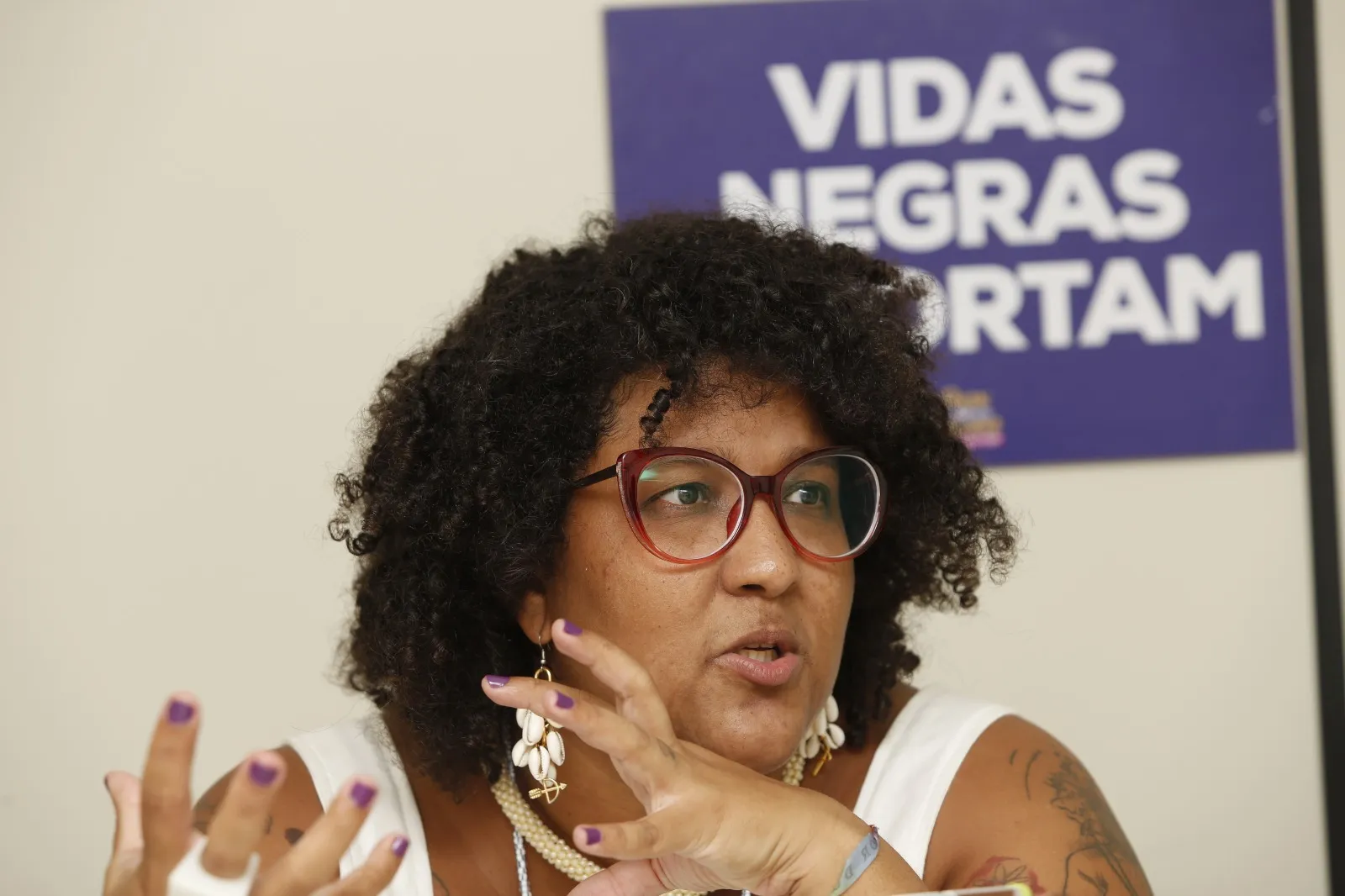 Laina foi vereadora de Salvador e comenta a dificuldade que o legislativo tem para direcionar recursos