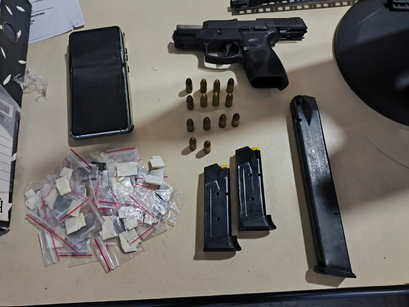 No brasil, a pistola varia entre R$ 4.800,00 e R$ 13.000,00, dependendo do modelo