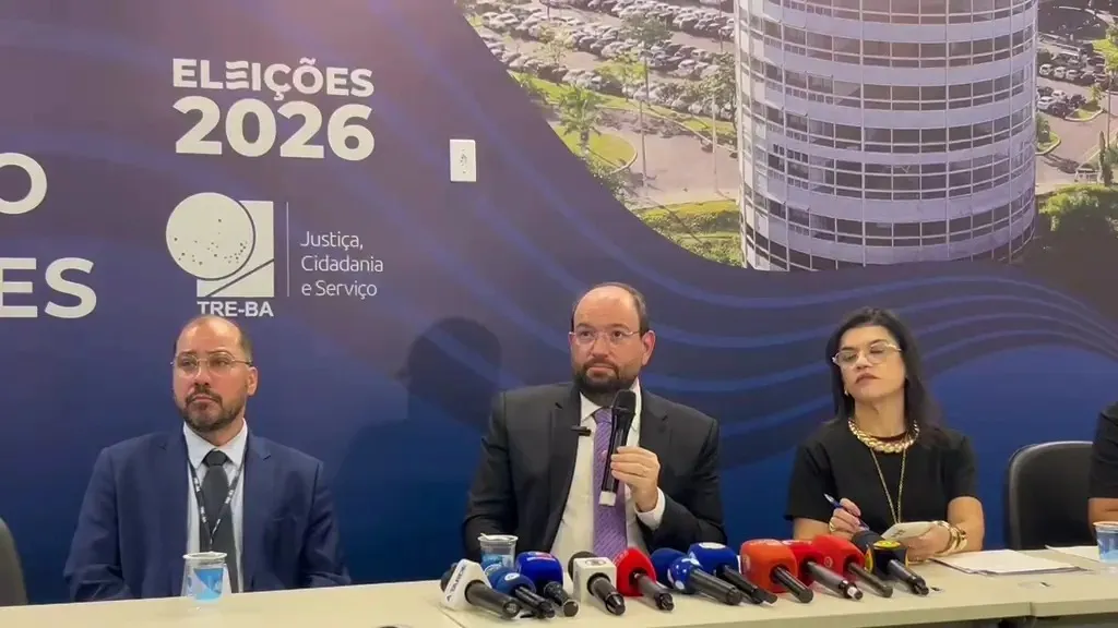 Maurício Kertzman Szporer explicou a ocorrência envolvendo os ônibus e pedido de prisão ao secretário