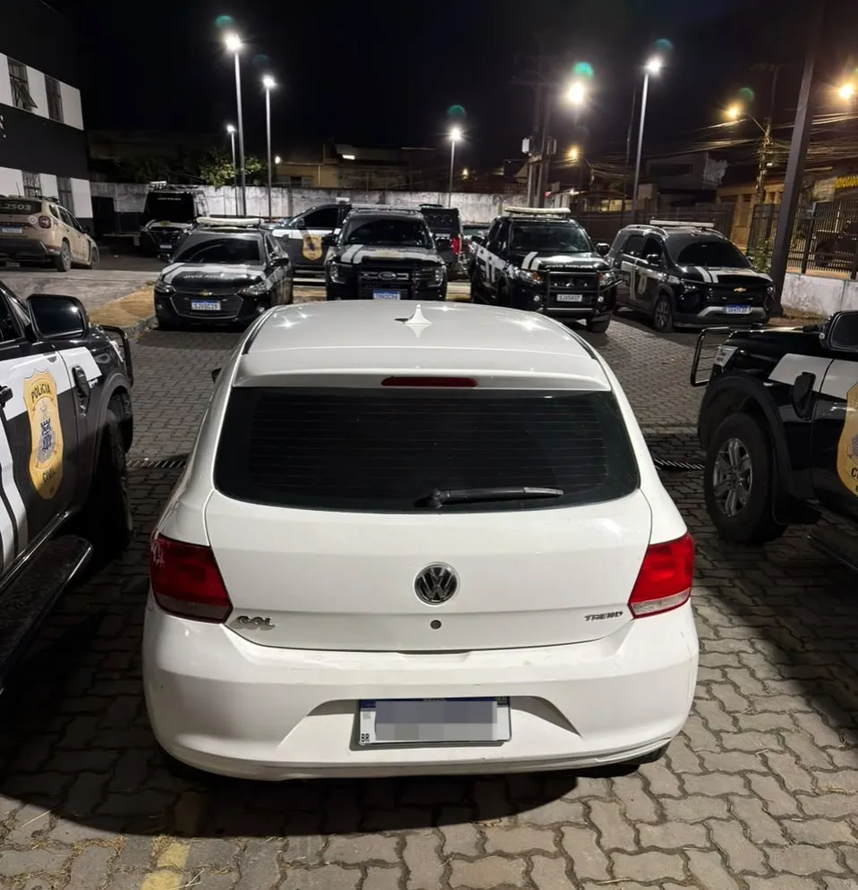 Carro utilizado no crime foi encontrado em Feira de Santana