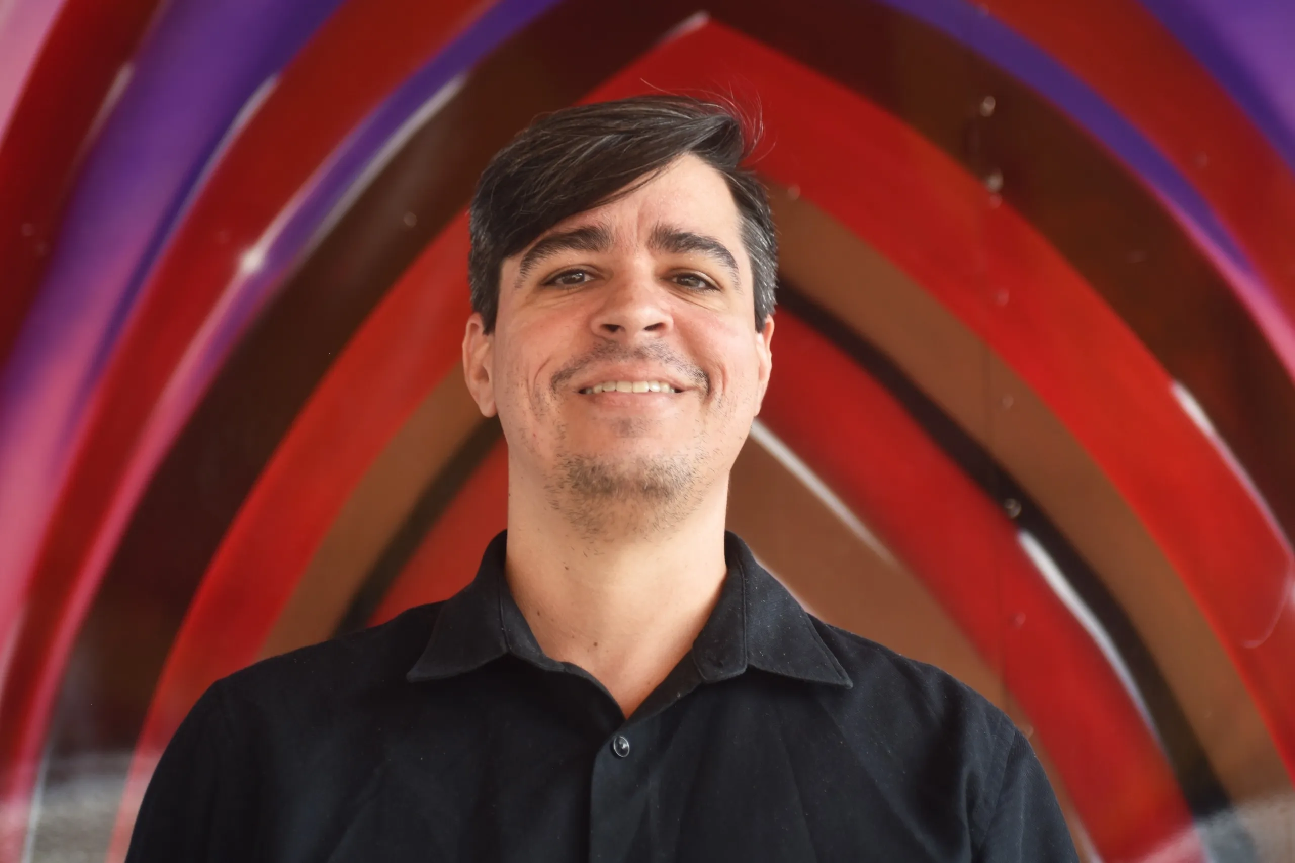 Na Foto Diogo Araújo,  gerente de marketing  do Circo de Portugal. 
Preparativos para a estreia.