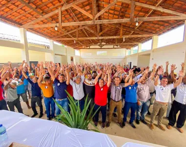 Encontro deixou oposição fortalecida