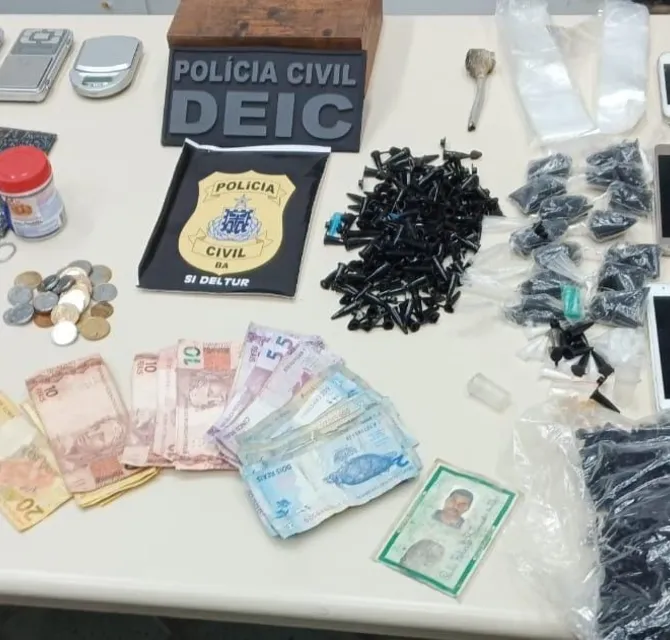 Imagem ilustrativa da imagem Operação no Centro Histórico apreende celulares roubados; assista